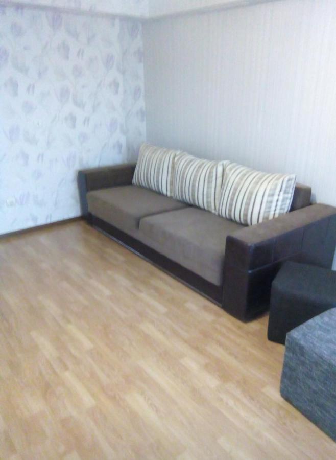 Квартира В Районі Автовокзалу Поряд Обллікарня Rivne Buitenkant foto