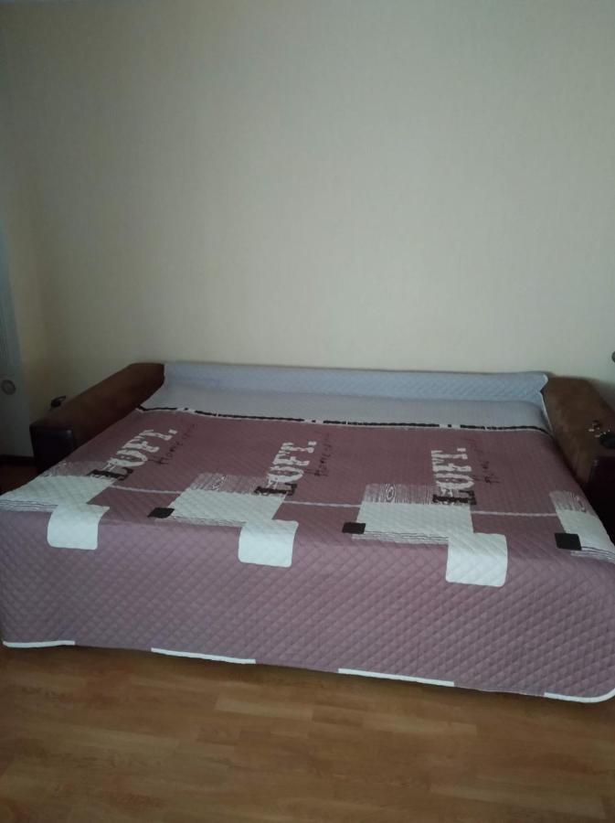 Квартира В Районі Автовокзалу Поряд Обллікарня Rivne Buitenkant foto